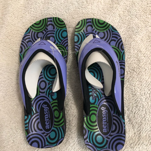 LIQUIDATING Aerosoft Thong Sandals Size 7 Purple/Periwinkle/Lavender New w/ Tags - Picture 2 of 3